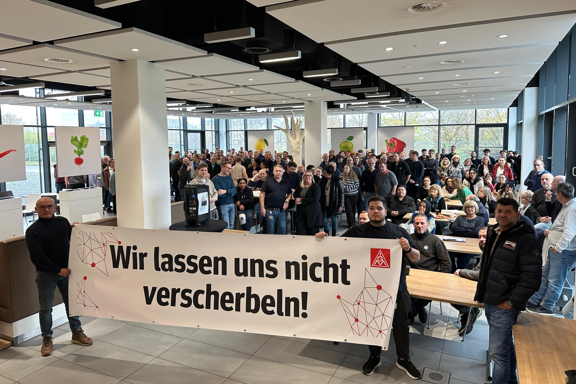 PRESSEMITTEILUNG - Rheinmetall-Beschäftigte in Neuss setzen Zeichen: „Wir lassen uns nicht verscherbeln!“