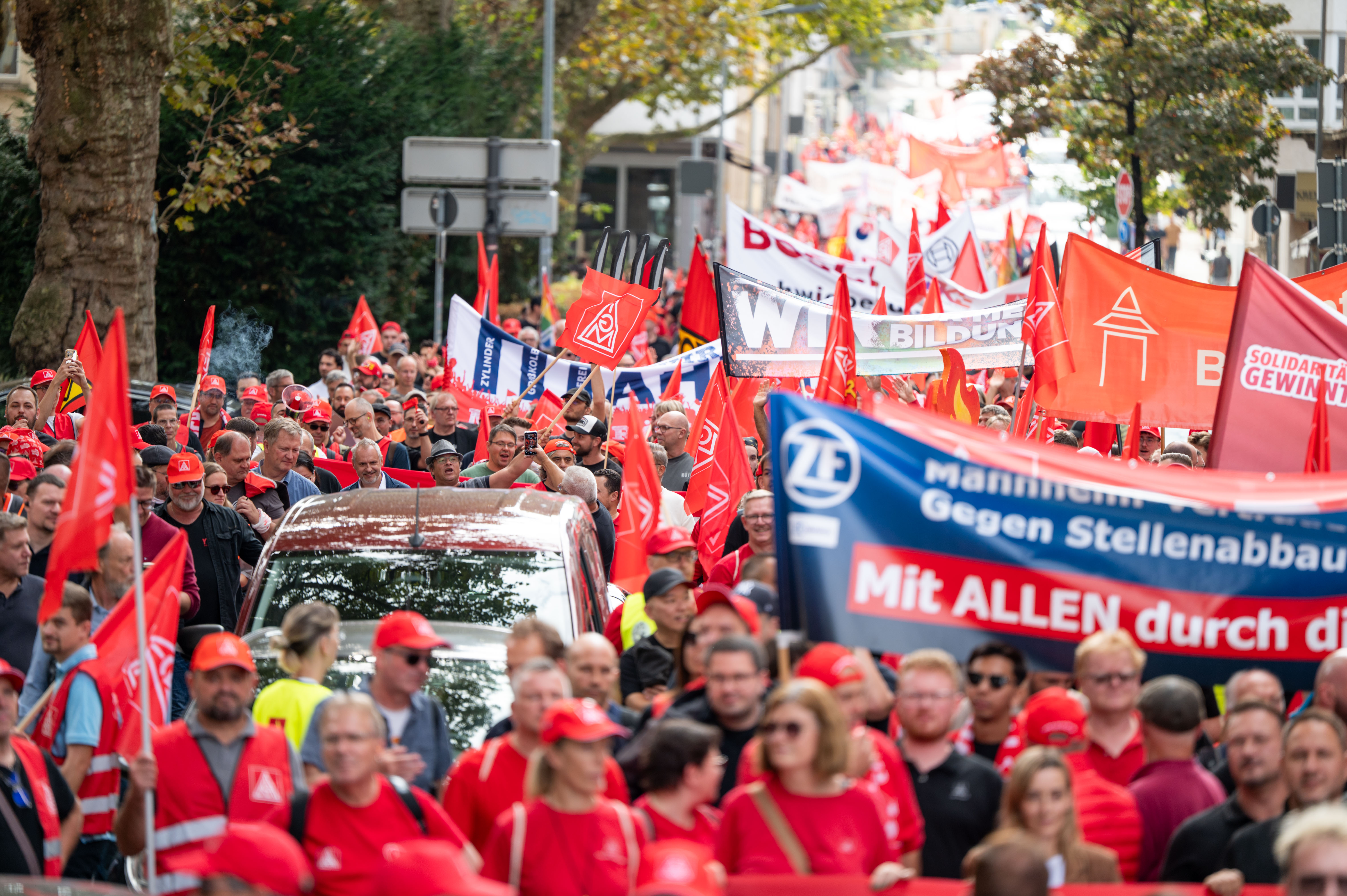 3500 Beschäftigte demonstrierten am 7. Oktober 2026 zur Tarifverhandlung in Ludwigsburg 